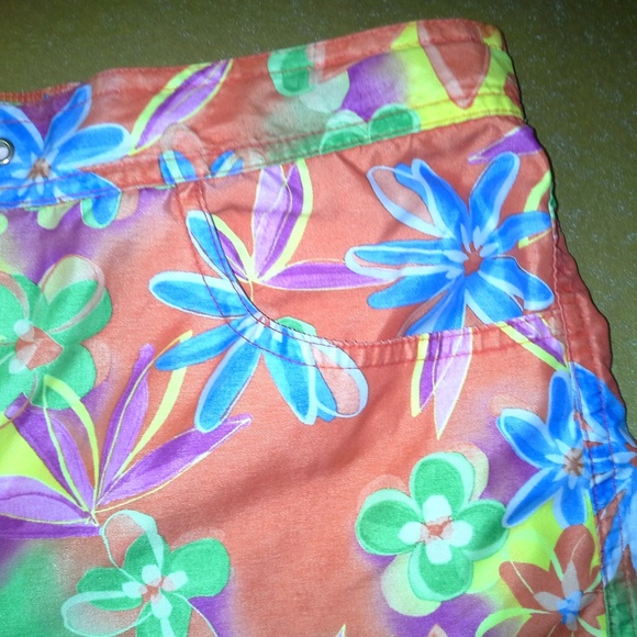 Body Glove Floral Surf Board Water Swim Trunks - Picture 2 of 8